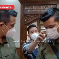jadi-sasaran-amuk-gegara-gibran-lepas-masker-paspampres-kaesang-saya-bukan-pejabat