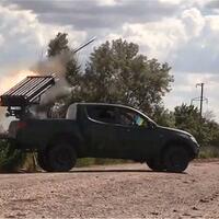 kreativitas-pasukan-ukraina-modifikasi-pickup-mitsubishi-strada-l200-menjadi-mlrs