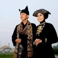 ikat-kepala-khas-daerah-minang-kabau-kini-mulai-tersingkir