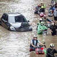 musim-hujan-datang-perhatikan-jangan-parkir-kendaraan-di-5-tempat-ini