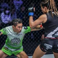 puncak-rivalitas-terpanas-mma-wanita-xiong-jing-nan-vs-angela-lee