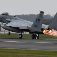 f-15-turun-gunung-untuk-menembak-drone-mohajer-6-iran-yang-menyerang-wilayah-irak