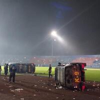 127-orang-tewas-dalam-kerusuhan-di-stadion-kanjuruhan-malang