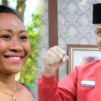 ni-luh-djelantik-seret-agama-hindu-sambil-pamer-foto-bareng-ganjar-pranowo