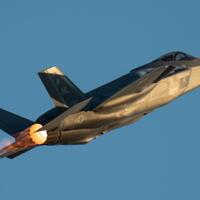 f-35-jatuh-di-hill-air-force-base-menyebabkan-ledakan-dan-kebakaran