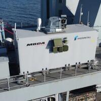 frigat-sachsen-sukses-uji-coba-penembakan-drone-memakai-senjata-laser