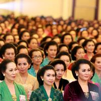 bnpt-libatkan-20-ribu-perempuan-berkebaya-untuk-cegah-terorisme