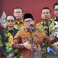 di-istana-ketum-pkb-minta-jokowi-beri-subsidi-bbm-untuk-motor-hingga-subsidi-listrik