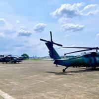 indo-defence-2022---brunei-darussalam-pamerkan-helikopter-s-70i-black-hawk-di-jakarta