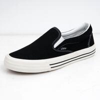 nih-gan-11-rekomendasi-sepatu-slip-on-lokal-dengan-motif-dua-garis