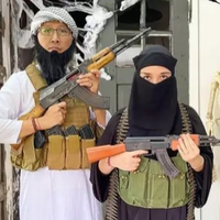 abu-janda-rayakan-halloween-pakai-janggut-gamis-dan-bawa-bawa-kata-takbir