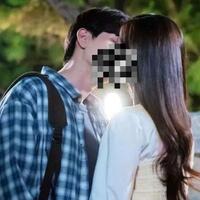 adegan-ciuman-hot-di-the-golden-spoons-tuai-sorotan-netizen
