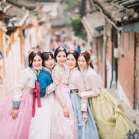 sejarah-pakaian-tradisional-wanita-korea-ternyata-memperlihatkan-bagian-dada