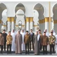 jokowi-dan-presiden-uea-mbz-resmikan-masjid-sheikh-zayed-solo