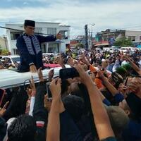 disambut-warga-di-tasikmalaya-anies-saya-memandangnya-sebagai-amanat