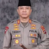 irjen-teddy-disebut-hubungi-jenderal-purn-ayah-akbp-doddy-agar-ikut-skenarionya