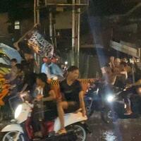 argentina-takluk-fans-arab-saudi-rayakan-kemenangan-di-jalanan-kota-ambon-meski