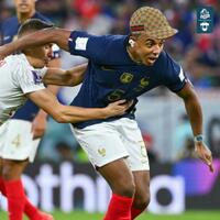 viral--luput-dari-wasit-pemain-prancis-ini-nekat-pakai--kalung-emas--di-lapangan