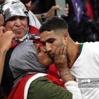 sekilas-tentang-achraf-hakimi-bintang-timnas-maroko-yang-penuh-bakti-dengan-ibunya