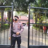 penyekap-walkot-blitar-dan-istri-diduga-5-orang-bersenjata-tajam