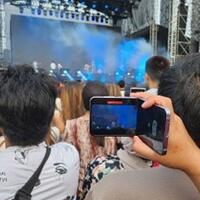 membawa-samsung-galaxy-z-flip-4-dalam-konser-hitc-jakarta