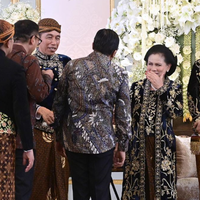 buka-masker-untuk-kejutkan-iriana-di-tasyakuran-kaesang