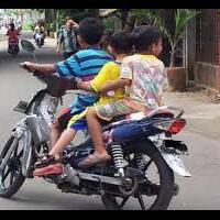 apa-bikin-bangga-orang-tua-berikut-ini-plus-minus-anak-di-bawah-umur-naik-motor