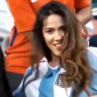 gila-fans-argentina-pamer-payudara-setelah-kemenangan-di-final-piala-dunia