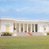 saat-presiden-ketahuan-kencing-di-semak-semak-istana-merdeka