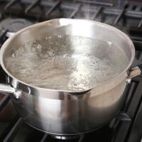 persamaan-dan-perbedaan-cara-memasak-broiling-dan-boiling