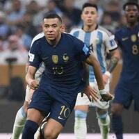 pemain-cadangan-masuk-sebelum-gol-pinalti-mbappe-argentina-tak-mau-final-diulang