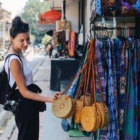 liburan-ke-bali-bingung-mau-beli-oleh-oleh-apa-5-makanan-ini-jadi-pilihan-yang-tepat