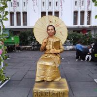 seharian-mejeng-menghibur-wisatawan-segini-penghasilan-para-seniman-kota-tua