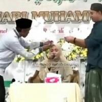 jum-at-berkah--mui-mengecam-aksi-menyawer-qariah-nadia-hawasyi-sedang-baca-alquran