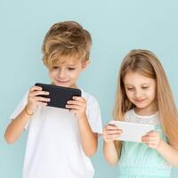 anak-anak-candu-game-online-dengan-menggunakan-handphone