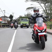 waspadai-bahaya-blindspot-ketika-berkendara-motor-tips-berkendara-aman