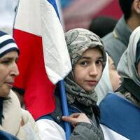 menjelajahi-realitas-kehidupan-warga-minoritas-muslim-di-prancis
