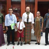 wajib-viralarchangels-hendrik-alias-nono-siswa-sd-asal-ntt-juara-1-mtk-internasional