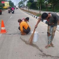 pupr-depok-bantah-jalan-gdc-retak-masih-pemeliharaan-kita-perbaiki