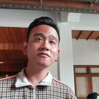 gibran-justru-kerjaan-baru-eks-karyawan-unibi-usai--dipecat--gegara-hina-jokowi
