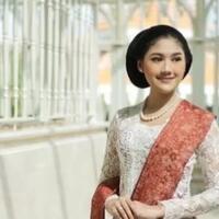 dampingi-kaesang-pangarep-warganet-tegur-sikap-erina-gudono-saat-minum