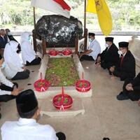 melihat-makam-4-mantan-presiden-indonesia