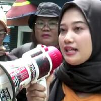 marsinah-modern-telah-muncul-kembali-dengan-karyanya-pabrik-elit-bayar-lembur-syulit