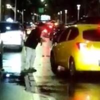 pengemudi-fortuner-hajar-honda-brio-di-tengah-jalan-perlu-dihukum-ga-nih