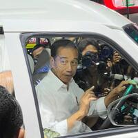 jokowi-mendapat-gelar-bapak-otomotif-indonesia-setuju-nggak-nih-gan