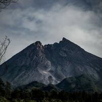 kenapa-pendaki-sering-diganggu-hantu-di-gunung-ini-penjelasannya-menurut-sains