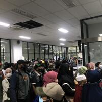 padatnya-stasiun-manggarai-transit-berasa-tawuran