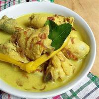 opor-ayam--hidangan-khas-indonesia-yang-menggugah-selera