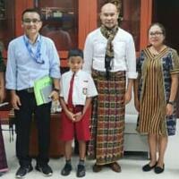 si-pintar-kritik-tanpa-solusi-penghancur-generasi-stroberi-yang-rapuh-nan-lemah