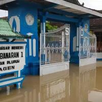 banjir-sragen-jawa-tengah-akibat-meluapnya-bengawan-solo-rendam-1203-hektare-sawah